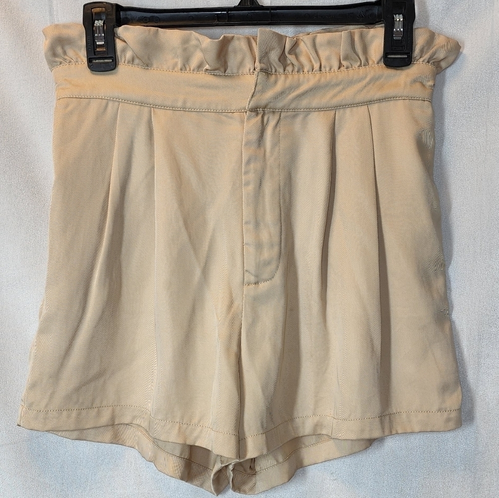 Cupcakes & Cashmere stretch waist flowy shorts